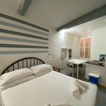 Carugio Rooms ヴェルナッツァ エクステリア 写真